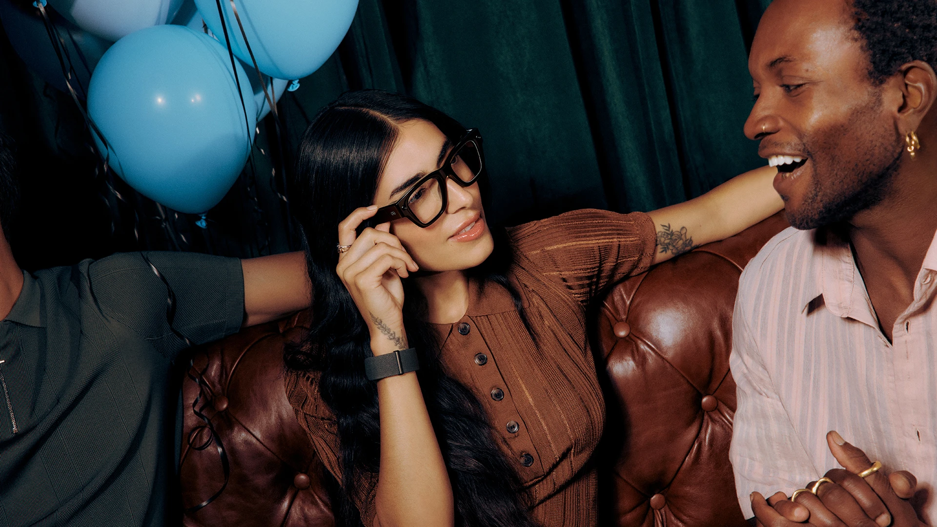 Meta Ray-Ban DisplayとMeta Neural Bandの製品セットのイメージ画像。