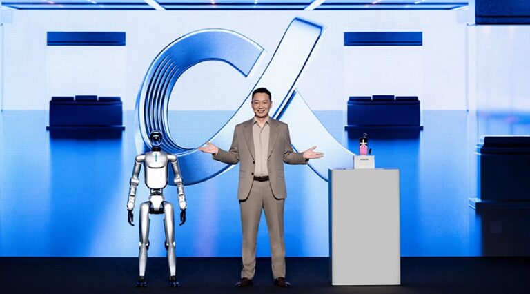 HONORがMWC 2026で発表した、自律動作と空間認識機能を備えた試作機「Robot Phone」の製品画像。
