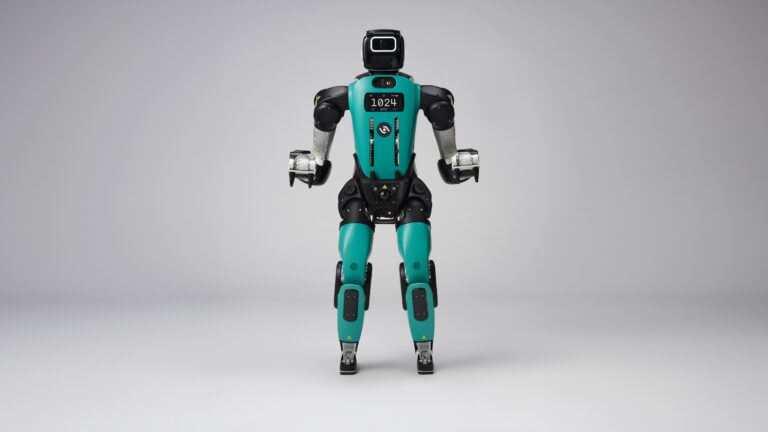 Agility Roboticsが発表した、人間と協調作業を行うために設計された新型人型ロボットDigit 5の全体像。